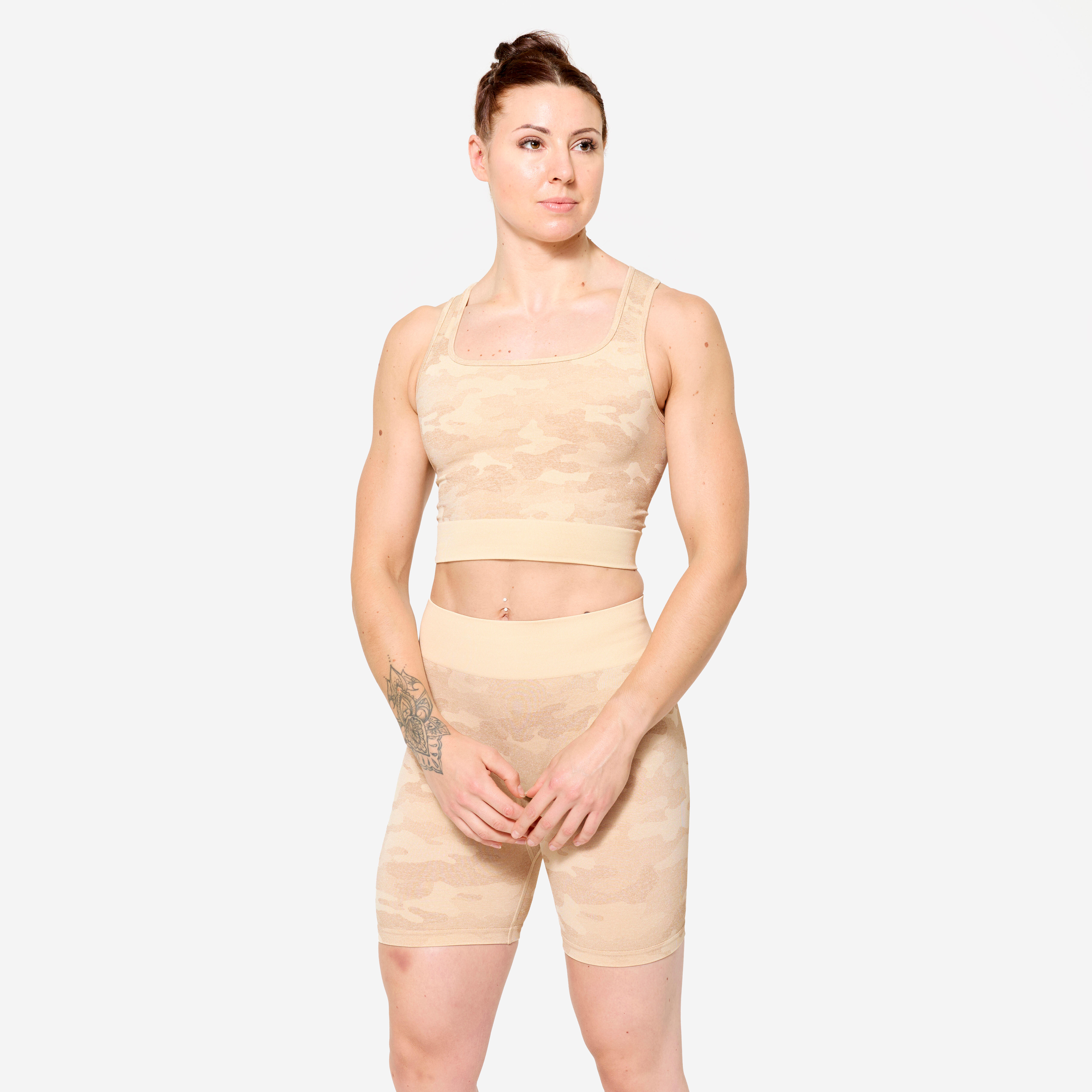 DOMYOS Dámsky fitness crop top Camo béžový béžová 1387@XS-DOMYOS