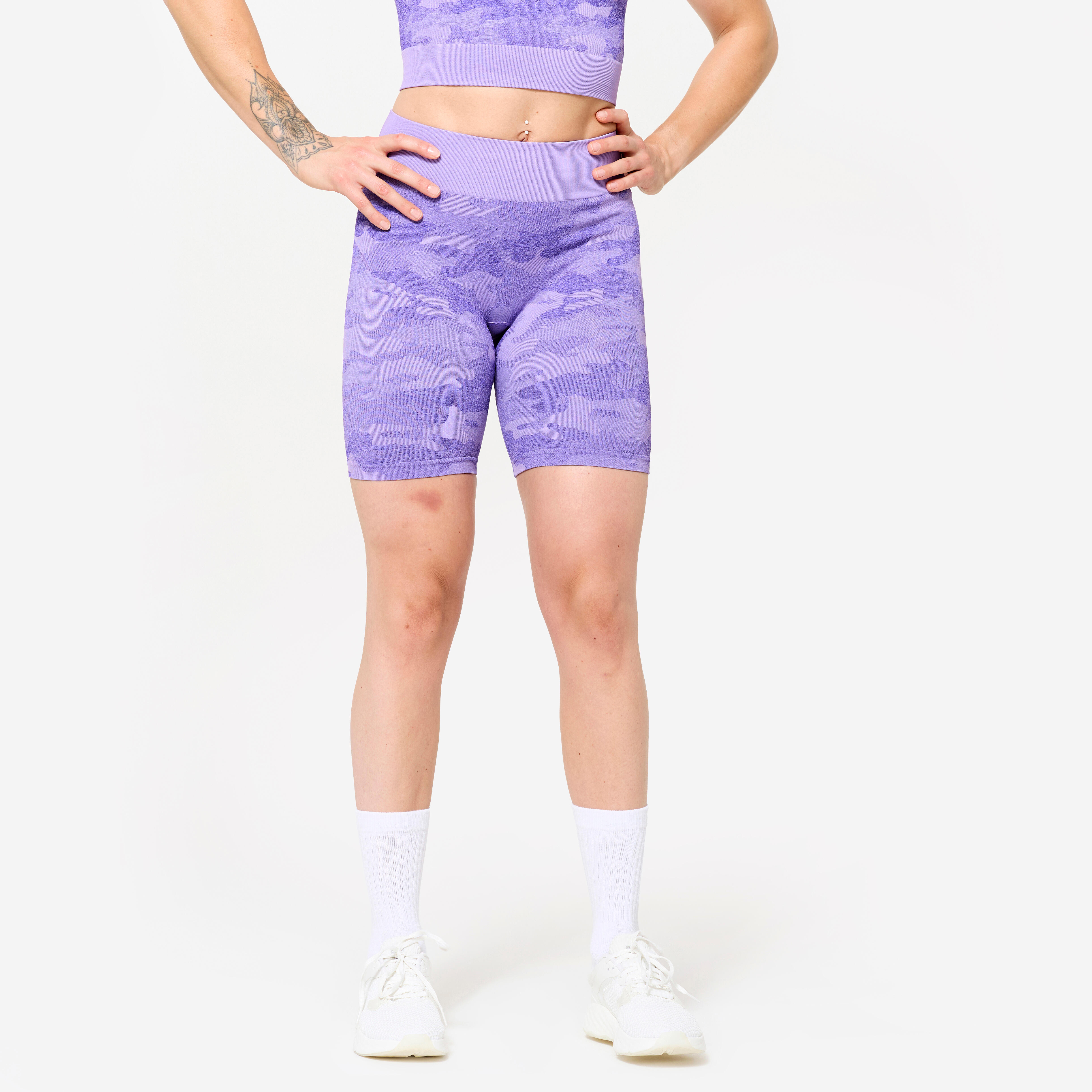 DOMYOS Šortky na fitness s maskáčovým vzorom fialové fialová 343@M-DOMYOS